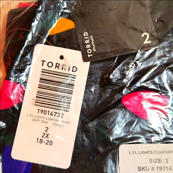 ❤️NWT VINTAGE TORRID LEGGING - CHRISTMAS HOLIDAY LIGHTS FULL LENGTH - PLUS SIZE - Picture 12 of 12